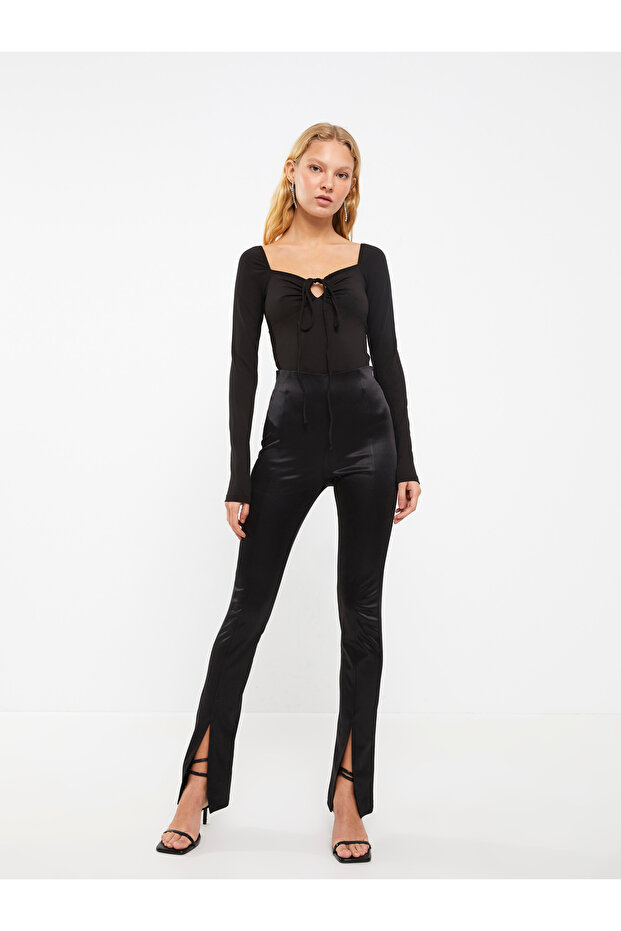 Damenbluse mit herzförmigem Ausschnitt und langen Ärmeln - 8