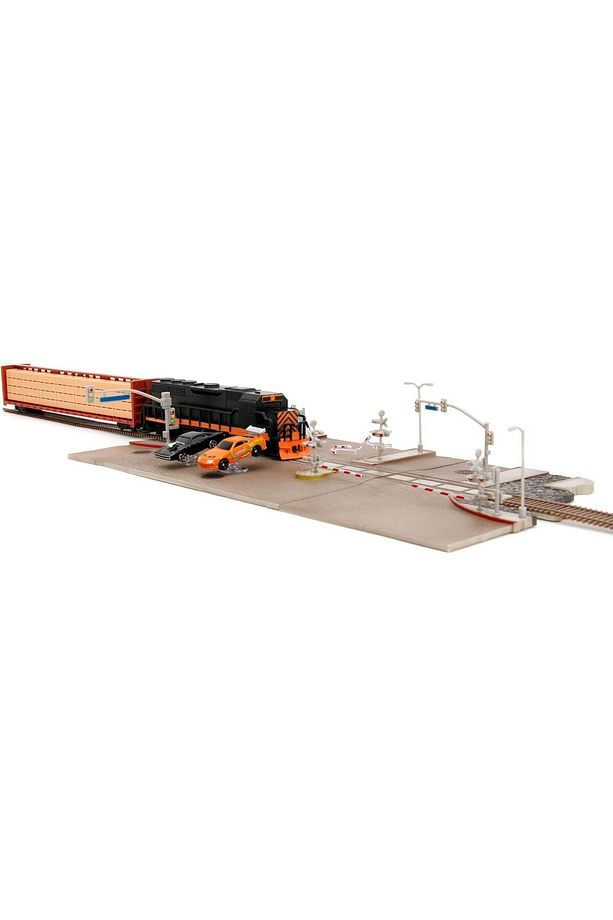 Hızlı ve Öfkeli Final Yarış Treni Nano Sahne ve 2 4,24 cm Döküm Arabalar - 2