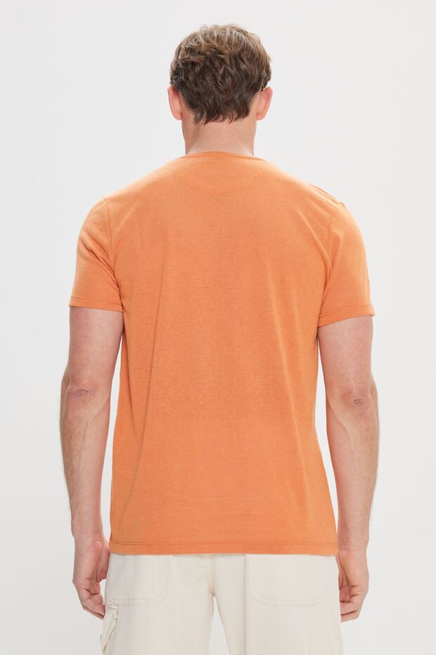 Erkek Turuncu Slim Fit Dar Kesim Bisiklet Yaka Keten Görünümlü Tişört - 6