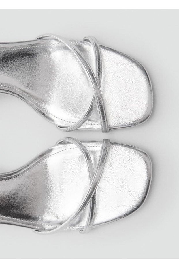 Metalik bantlı sandalet - 3