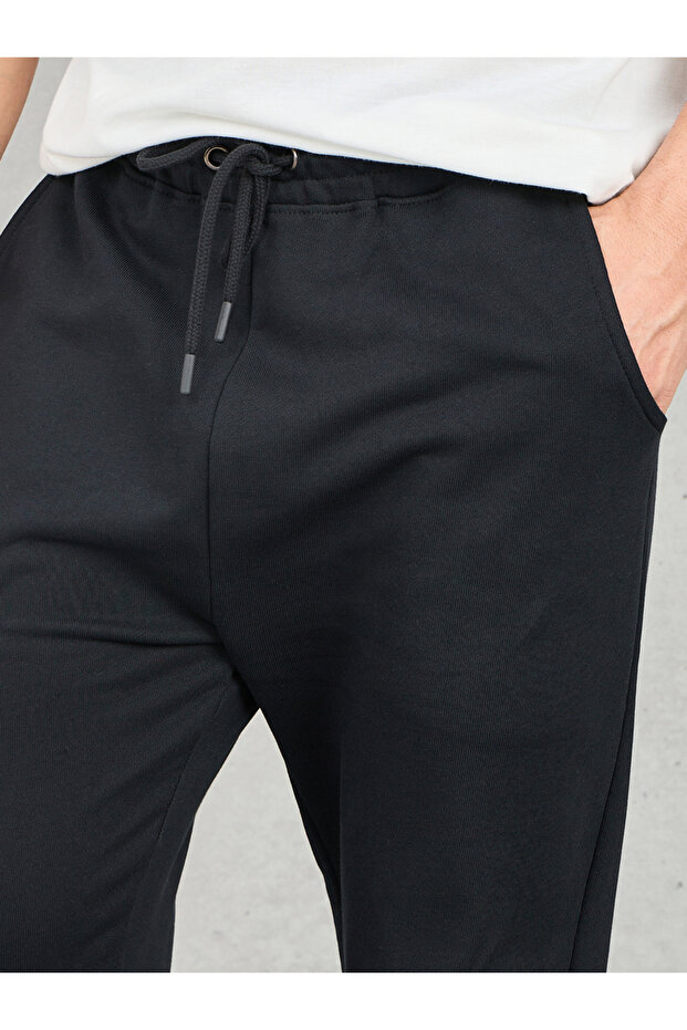 Solid Straight Fit Jogger with Side Pocket - 3