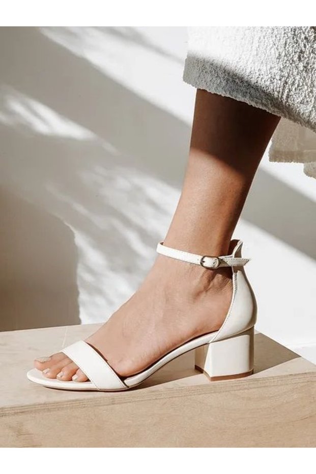 Thick and Single Strap Women's Shoes - Low Heel