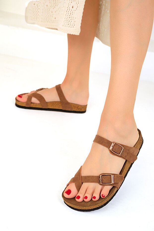 Hellbraune Damen-Hausschuhe 17265 - 3