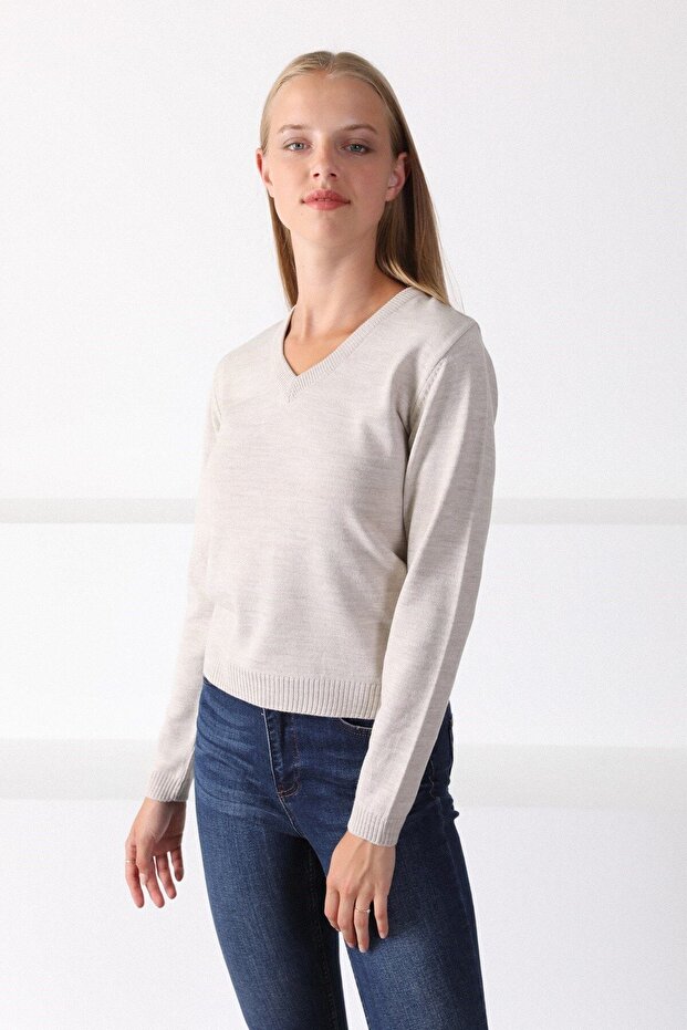 Women's Light Beige V-Neck Knitwear Sweater