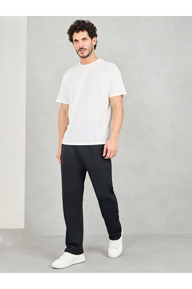 Solid Straight Fit Jogger with Side Pocket - 2