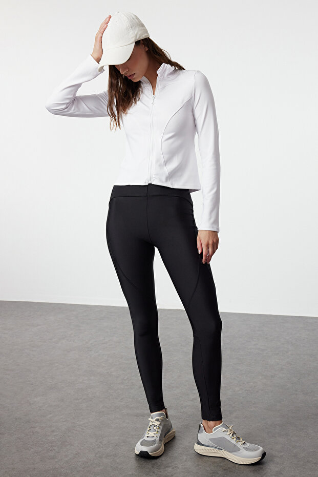 Biała dopasowana sportowa kurtka/bluza z dzianiny z rozpinanym kołnierzem i stójką Twoaw23Bz00592 - 2