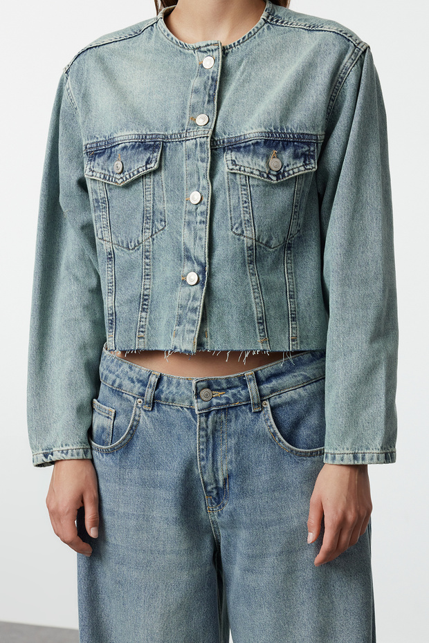 Mavi Soluk Efekt Vintage Yaka Detaylı Crop Denim Ceket TWOAW25CE00004 - 4