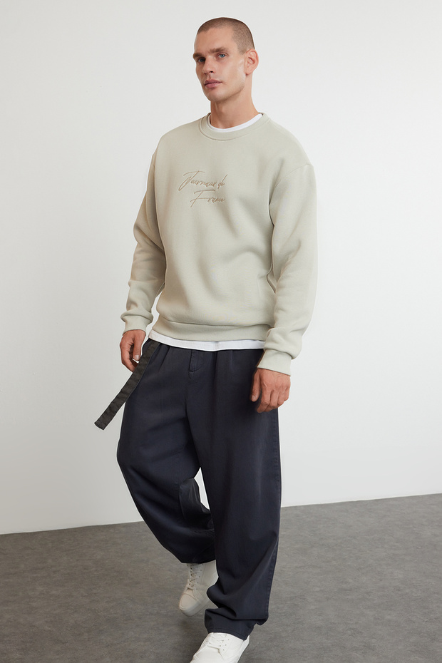 Taş Oversize/Geniş Kesim Yazı Nakışlı Kalın İçi Polar Sweatshirt TMNAW25SW00091 - 1