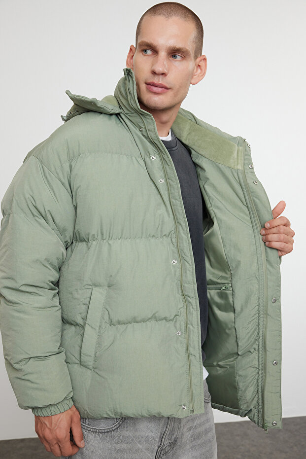 Erkek Haki Oversize Fit Kapüşonlu Taslan Kışlık Şişme Mont TMNAW25MO00005 - 3