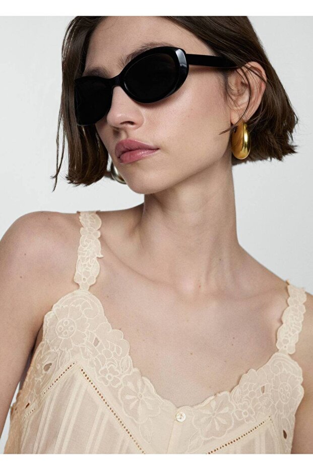 İşlemeli askılı bluz - 6