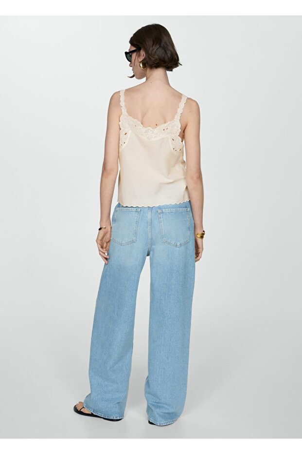 İşlemeli askılı bluz - 4