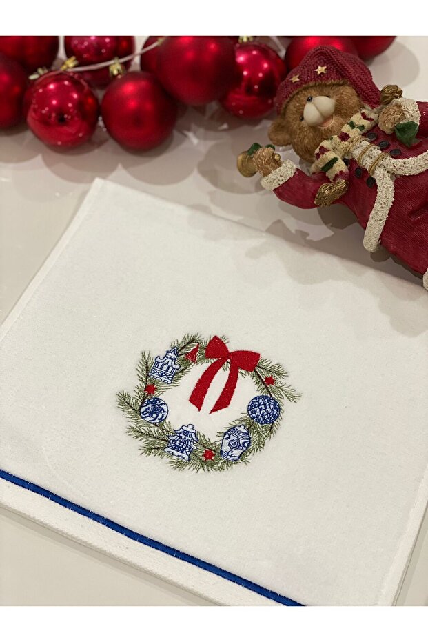 Wreath منشفة مطرزة