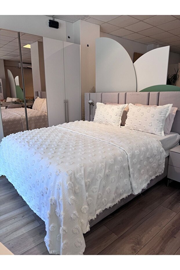 Pom-pom Pique Bedspread Set