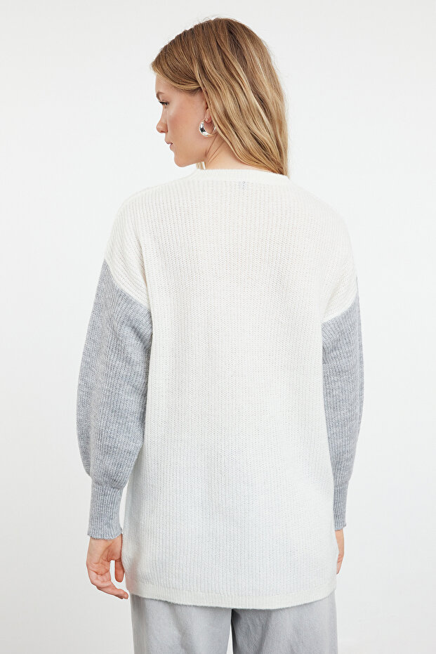 Sweter z dzianiny w szarym kolorze Thessaloniki - TCTAW25AK00004 - 5