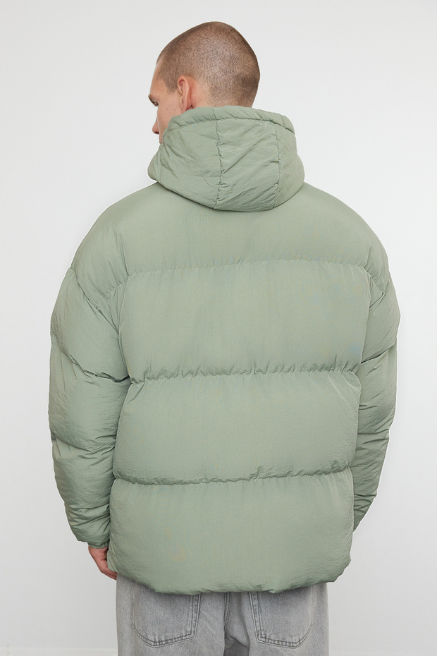 Erkek Haki Oversize Fit Kapüşonlu Taslan Kışlık Şişme Mont TMNAW25MO00005 - 5