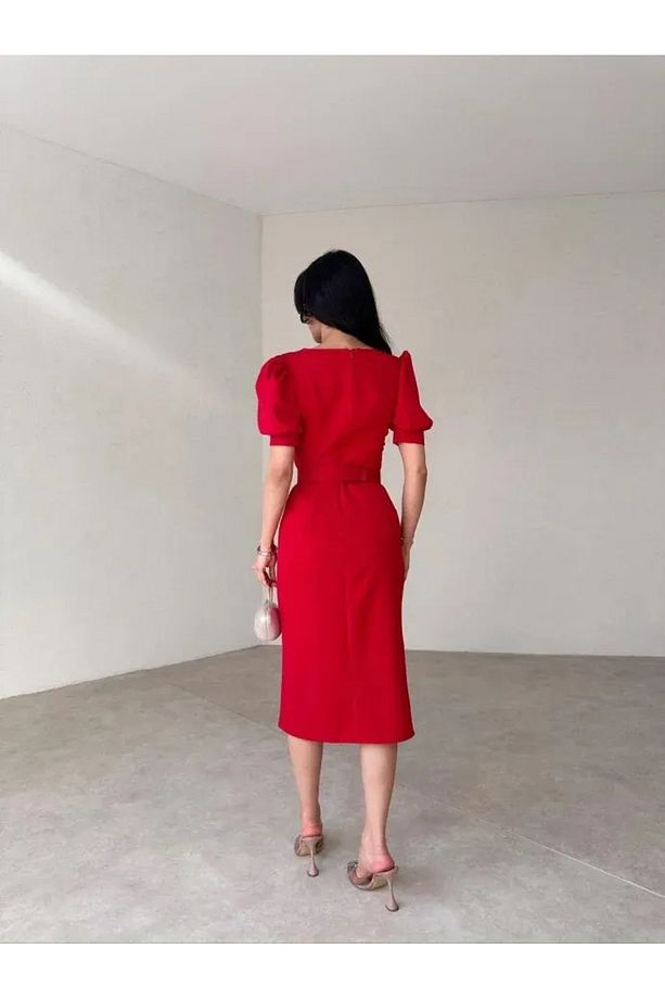 Kırmızı Elbise - 3