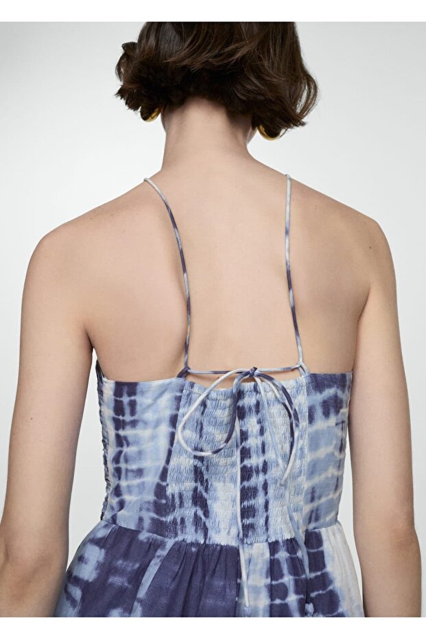 V yakalı desenli elbise - 5