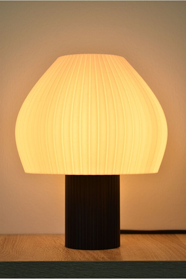 عاكس الضوء الأسود الحديث من Virtulamp - 1