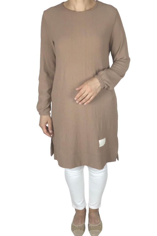 Women - Thin Tunic with Elastic Sleeves and Bands