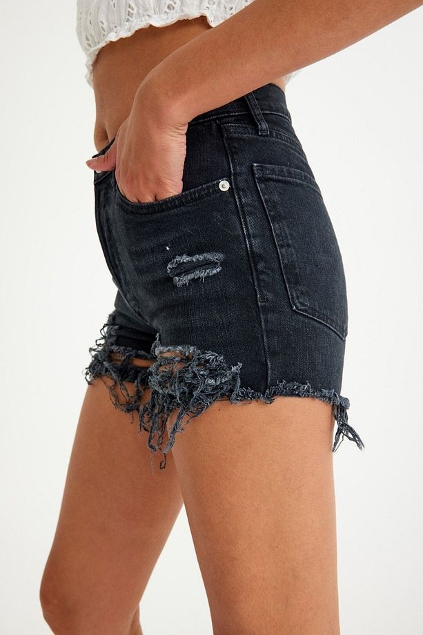 Mom Kalıp Cep Altı Ve Paça Lazerli Denim Şort - 7
