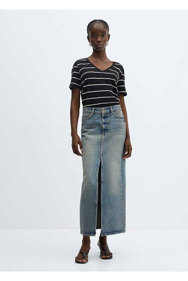 V yakalı çizgili tişört - 2