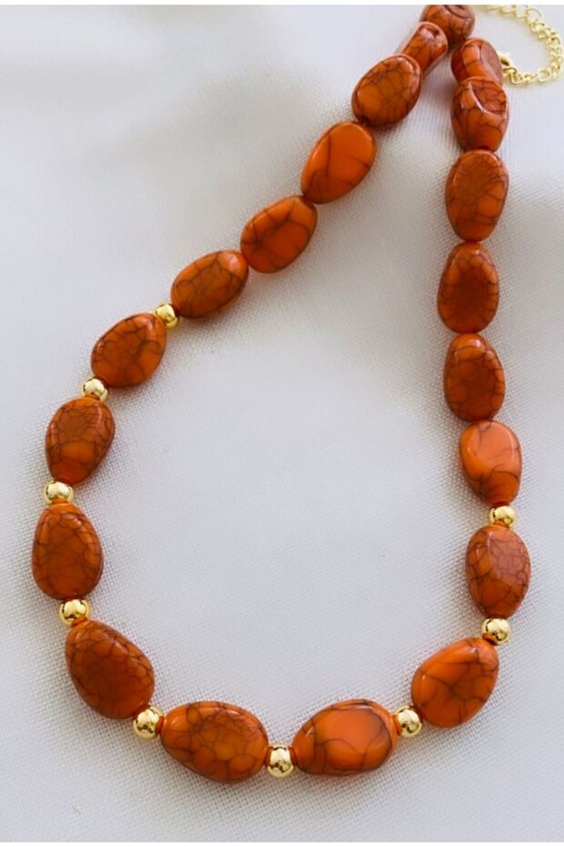 Veined Almond Bead Design Necklace