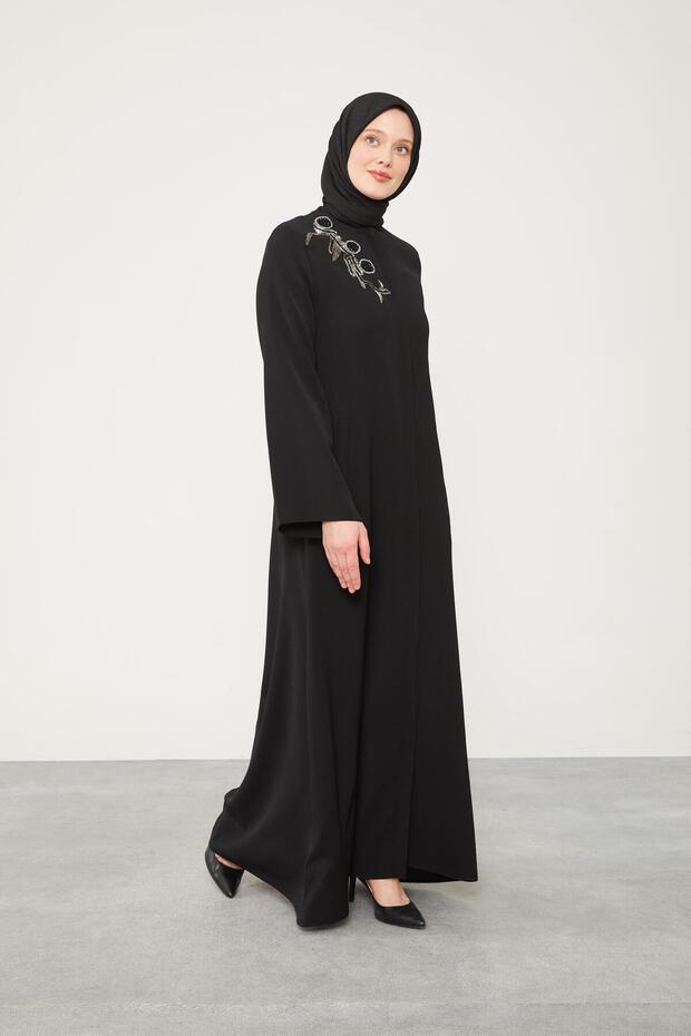 Crew Neck Black Stone Embroidered Ferace
