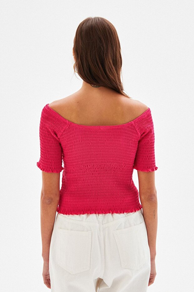 بلوزة ذات رقبة مربعة - 5