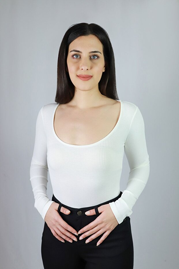 بدلة داخلية بأكمام طويلة من إكرو