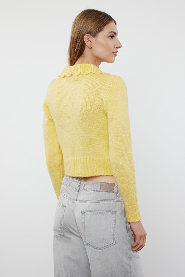 Sarı Crop Yumuşak Dokulu Mücevher Düğmeli Triko Hırka TWOAW25HI00098 - 5