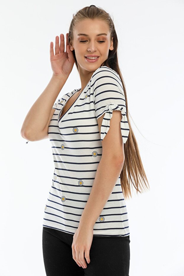 إكرو رقبة على شكل حرف V مخططة أساسية - 5