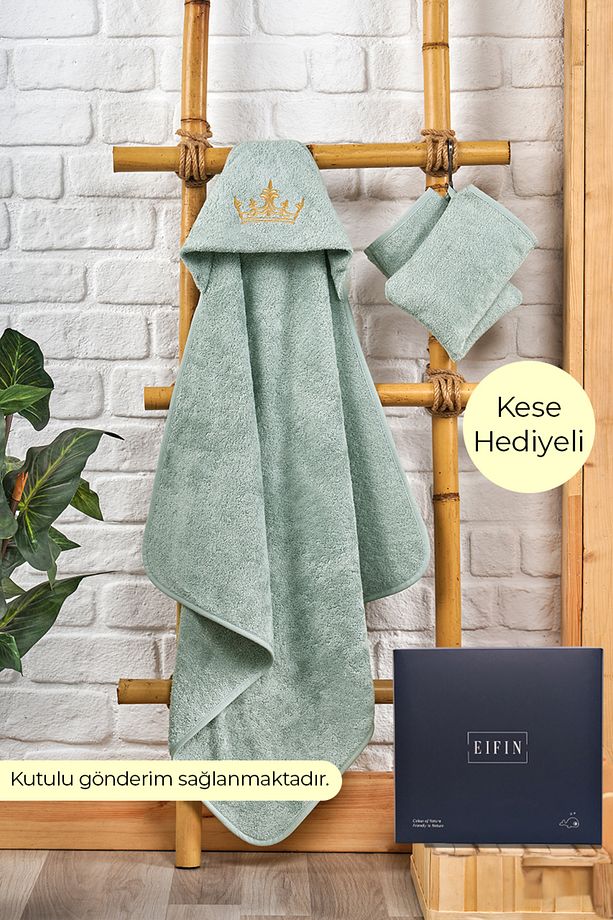 Bambu Taç Nakışlı Özel Kutusunda Bebek Havlu Kundak Ve Kese Seti - 1