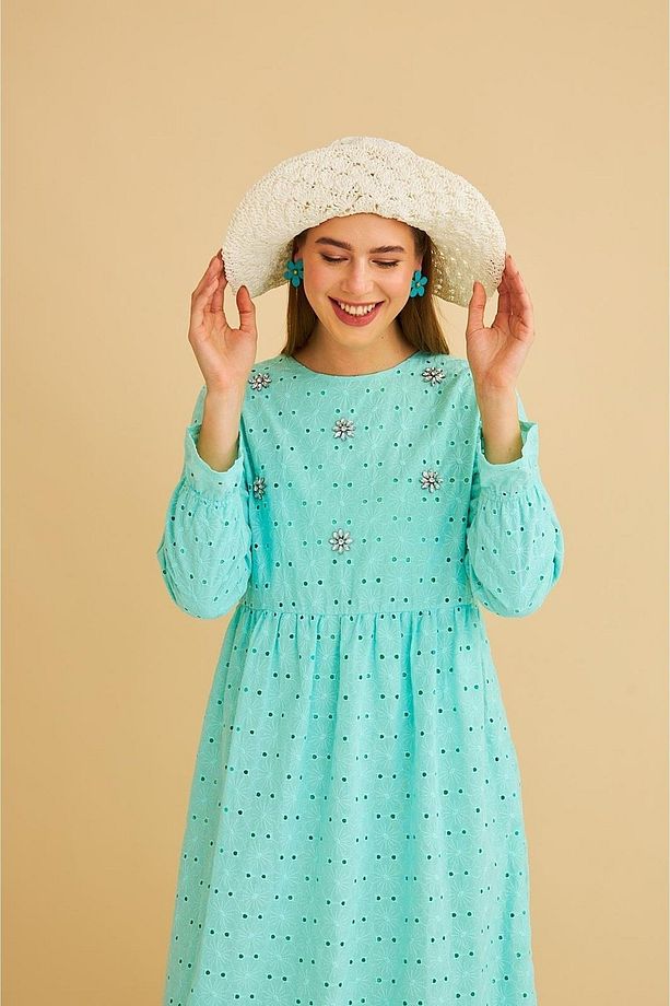 Hesna Taş Işlemeli Eteği Fırfırlı Oversize Mint Brode Elbise - 2