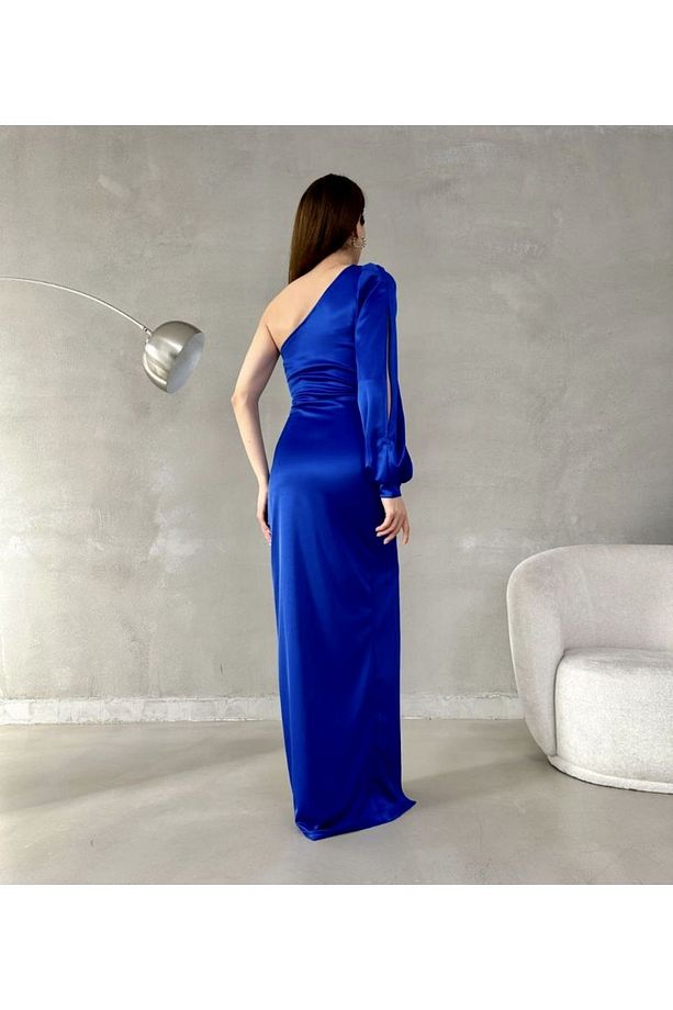 Saks Mavi Saten Tek Kol Yırtmaçlı Uzun Elbise - 4