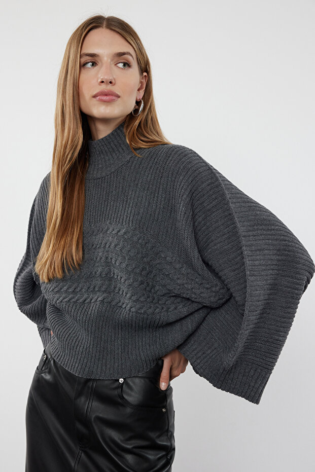 Anthrazitfarbener Crop Basic Haarstrickpullover TWOAW25KZ00258 - 1
