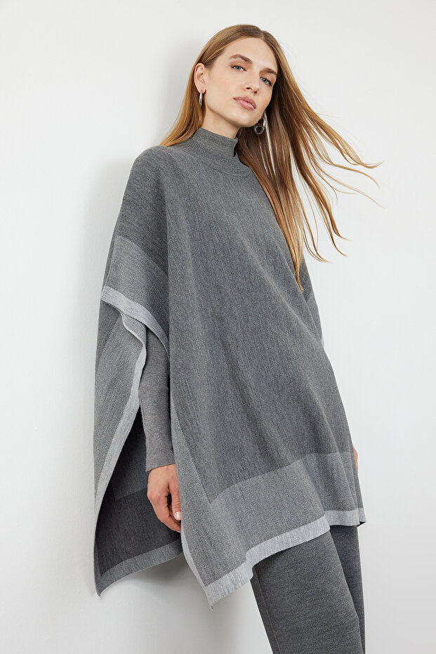 Gray Knitwear Pants and Top Set - Color Block TCTAW25US00018 - 2
