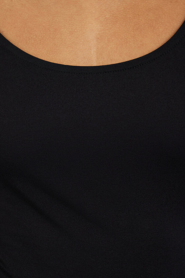 Siyah Havuz Yaka Fitted/Vücuda Oturan Örme Bluz TWOAW25BZ00025 - 4