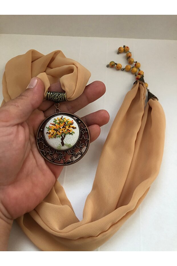 Kanaviçe işlemeli Fular kolye - 3