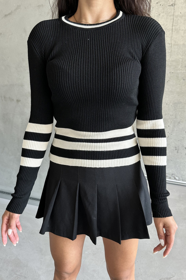 Schwarzer, dicker Strickpullover mit Streifen – Rundhalsausschnitt - 4