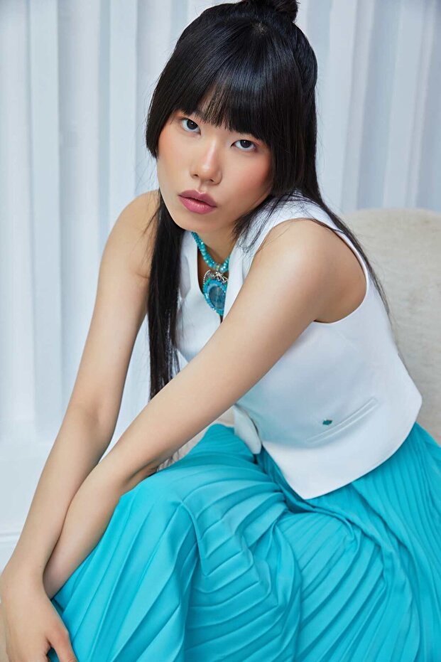 V-Neck Woven Stylish White Vest with Belt Detail