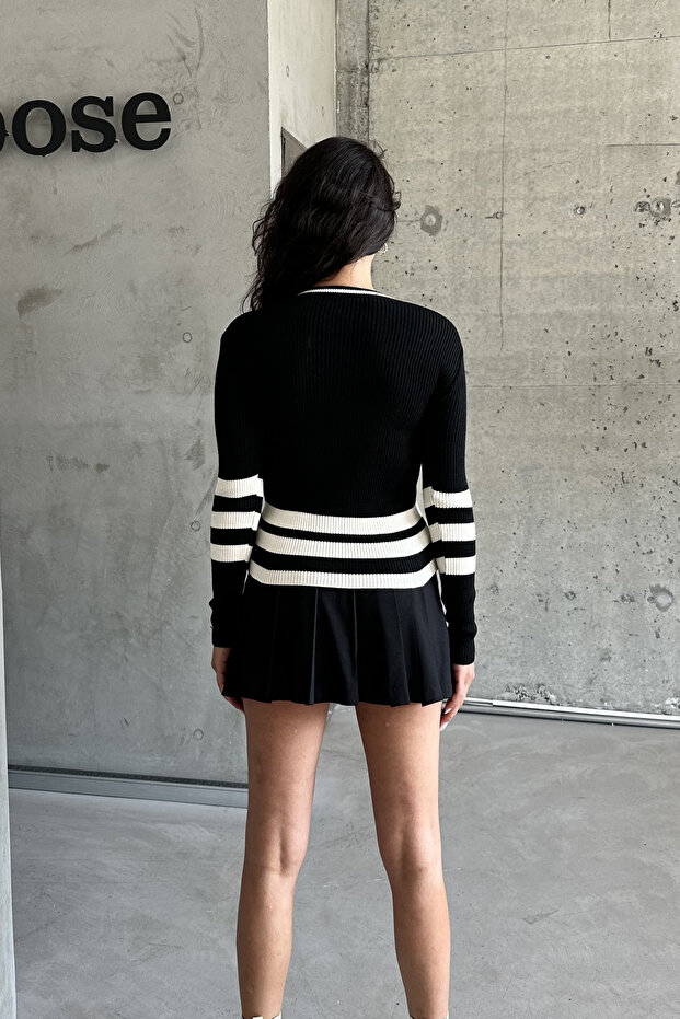 Schwarzer, dicker Strickpullover mit Streifen – Rundhalsausschnitt - 5