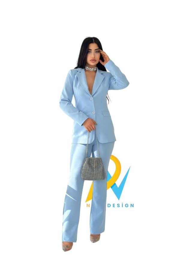 بدلة نسائية
