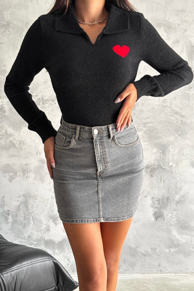Women's Black Standard Size Polo Neck Heart Cotton Knitwear Sweater