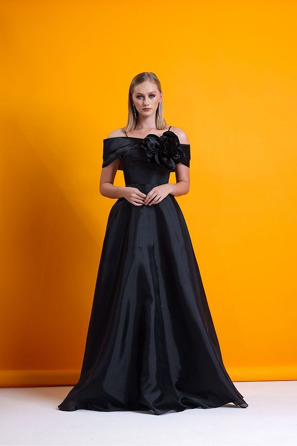 Çiçekli Maxi Siyah Kloş Elbise - 1