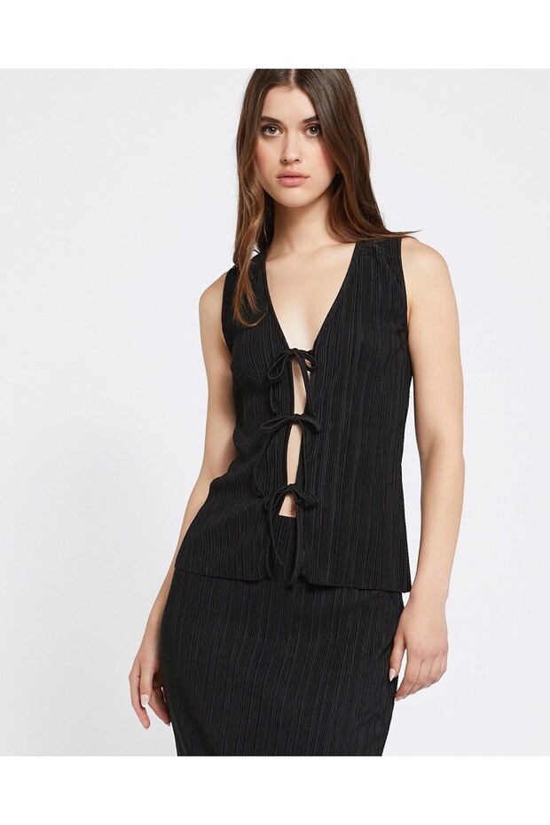 Black Women's Lace-Up Pleated Vest