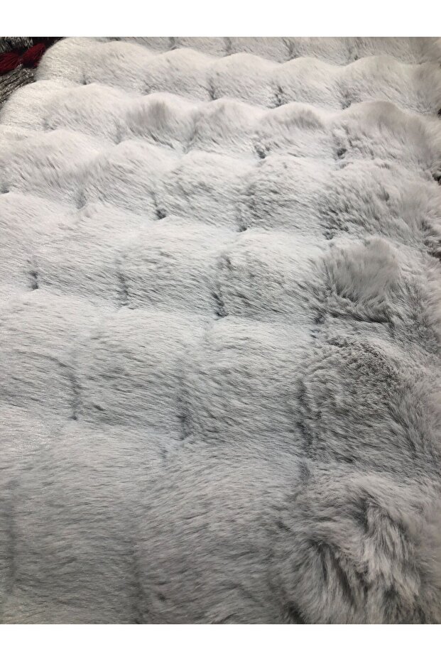 Post Peluş Halı - 2