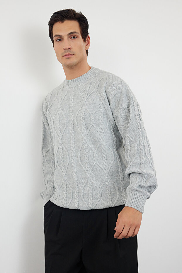 Gri Oversize Bisiklet Yaka Saç Örgü Triko Kazak TMNAW24KZ00003 - 3