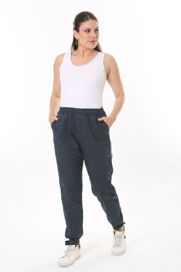Women's Large Size Smoked Lycra 4-Pocket Jeans with Elastic Waist and Legs 65N37827