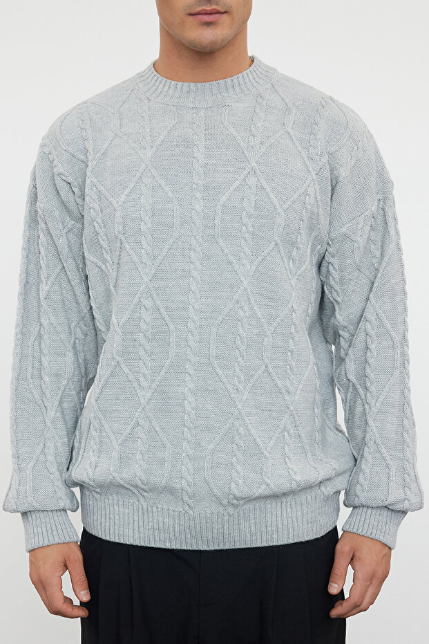 Gri Oversize Bisiklet Yaka Saç Örgü Triko Kazak TMNAW24KZ00003 - 4