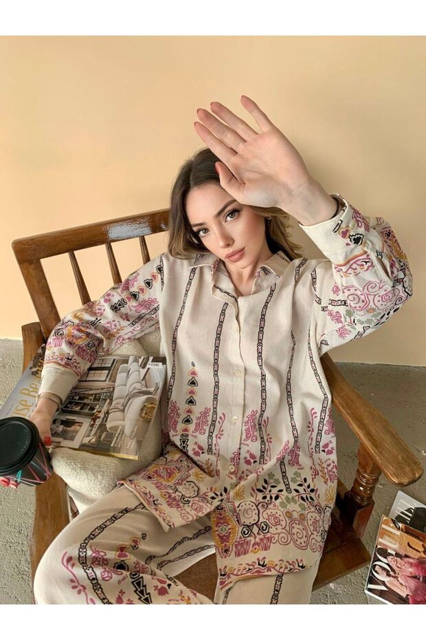 طقم كتان مطبوع كبير الحجم - 1